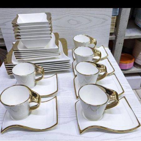 30-Piece Wavy Gold Trim Ceramic Dinner Set